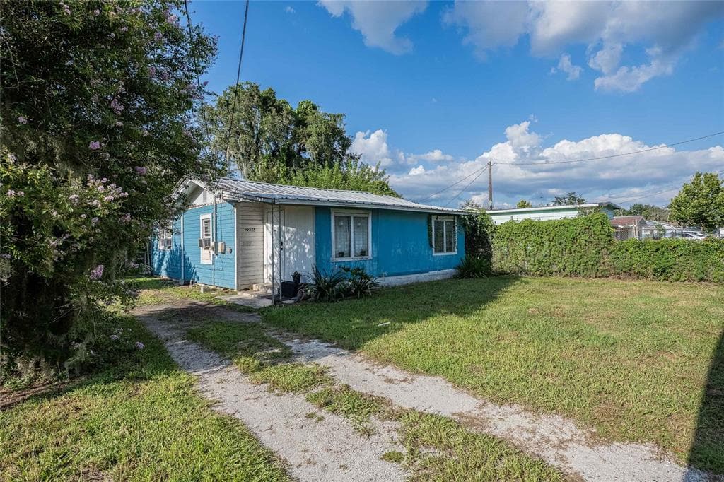 2236 BURNS STREET LAKELAND, FL 33801