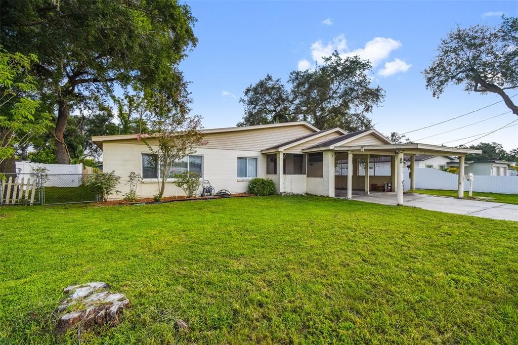 819 W BOUGAINVILLEA AVENUE TAMPA, FL 33612