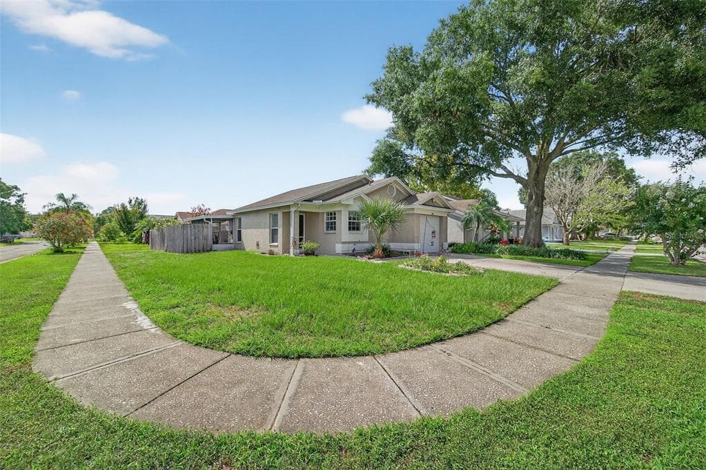 8202 NATCHEZ STREET TAMPA, FL 33637