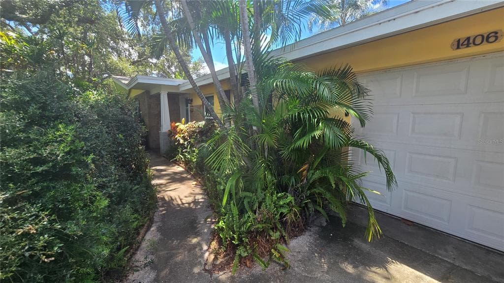 1406 S LAKE AVENUE CLEARWATER, FL 33756