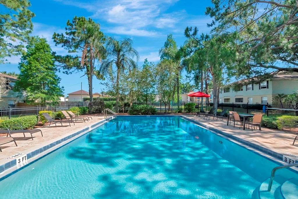 562 GOLDEN RAINTREE PLACE BRANDON, FL 33510