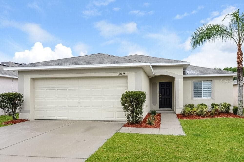 30932 MIDTOWN COURT WESLEY CHAPEL, FL 33545