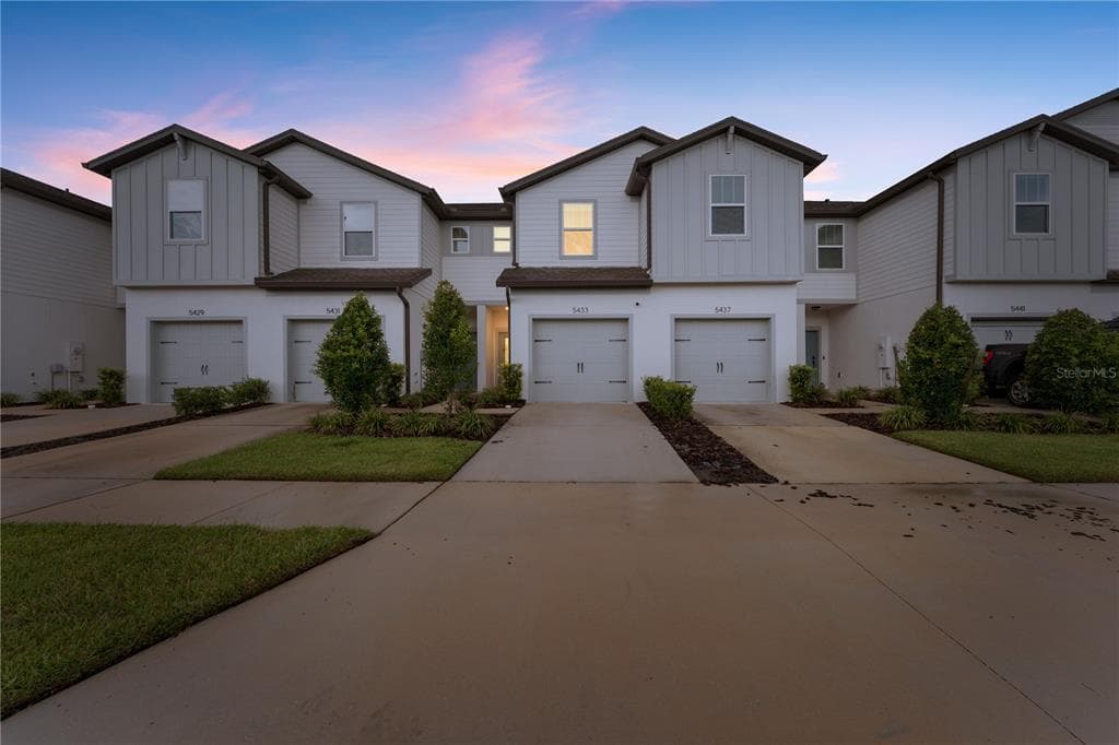 5433 ELMVIEW CROSSING WESLEY CHAPEL, FL 33545