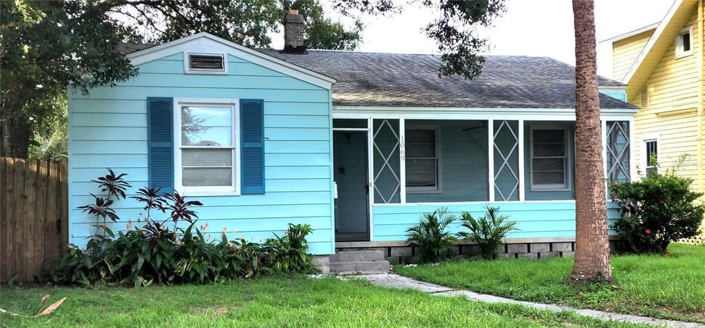 1069 21ST AVENUE N ST PETERSBURG, FL 33704