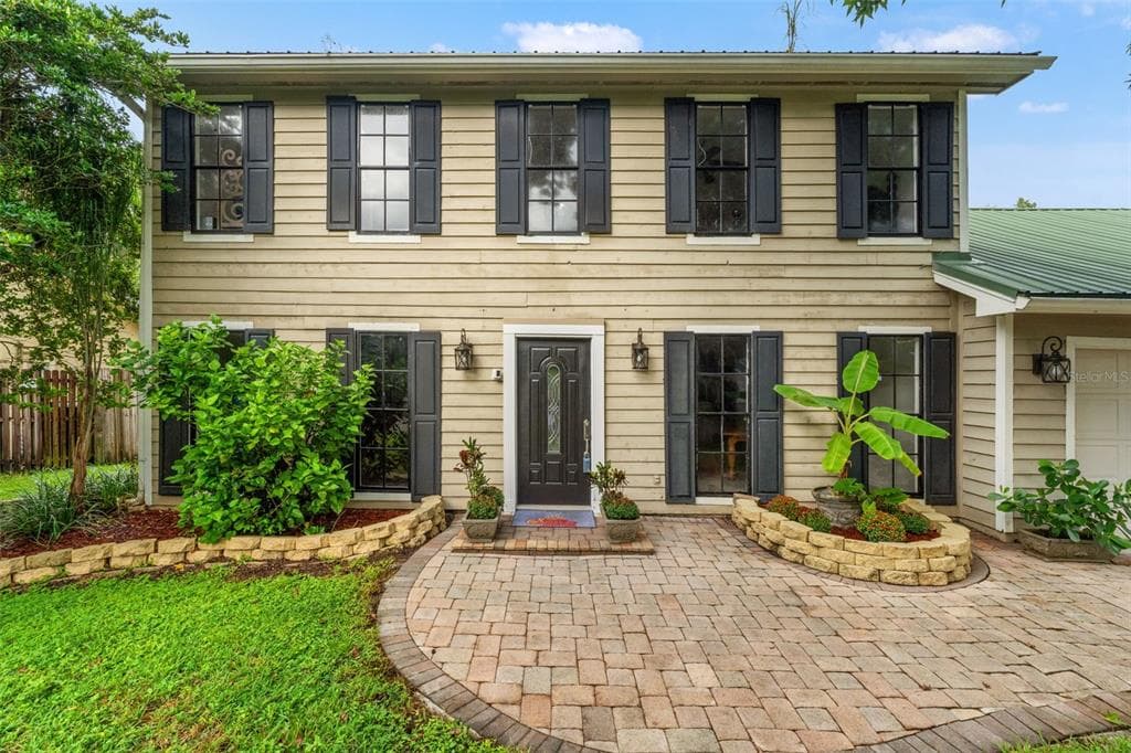 16502 E COURSE DRIVE TAMPA, FL 33624