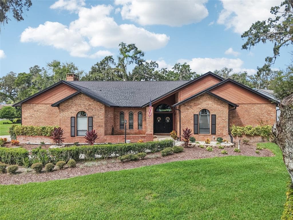 2110 ARBOR OAKS DRIVE VALRICO, FL 33594