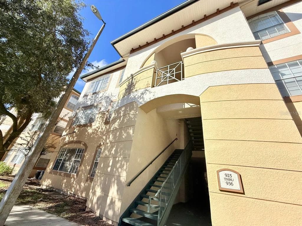 17112 CARRINGTON PARK DRIVE UNIT 932 TAMPA, FL 33647