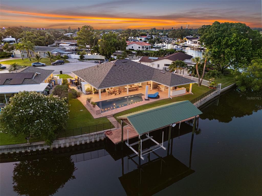 1497 47TH AVENUE NE ST PETERSBURG, FL 33703