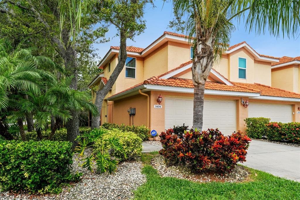 1404 RIDGE TERRACE TARPON SPRINGS, FL 34689