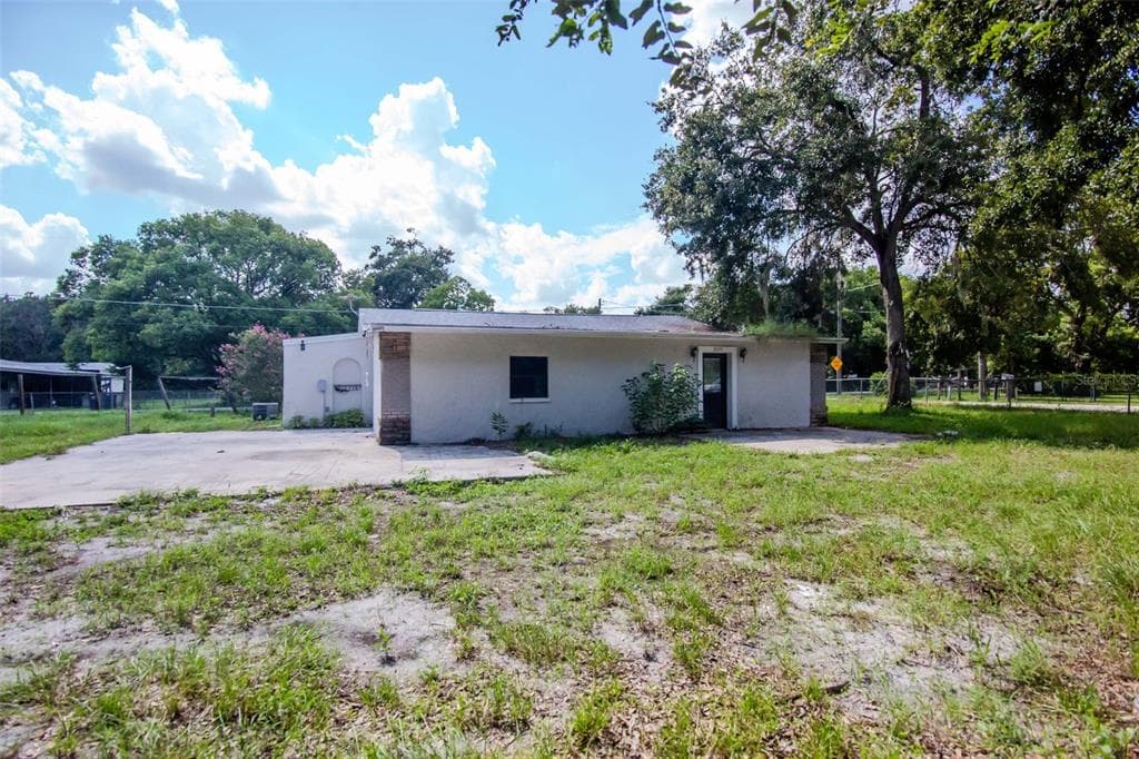 1009 MERCER LOOP PLANT CITY, FL 33567