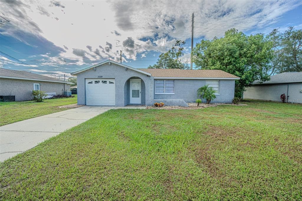 1529 LARKIN ROAD SPRING HILL, FL 34608