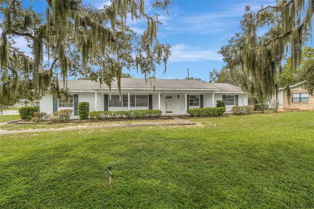 1310 E CROOKED LAKE DRIVE EUSTIS, FL 32726