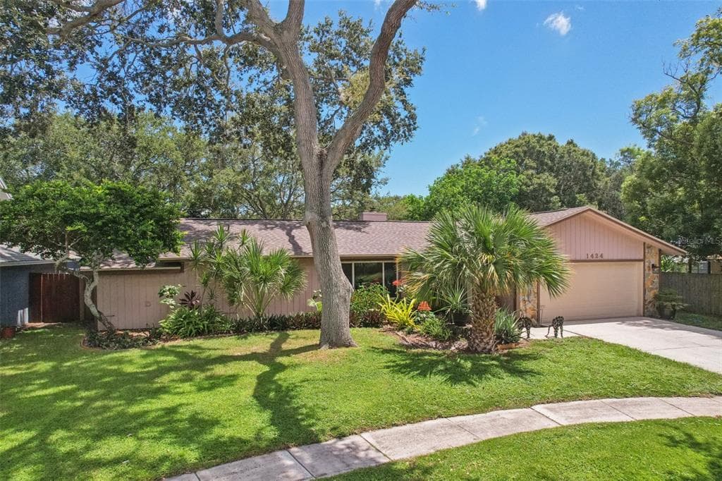 1424 ROSETREE COURT CLEARWATER, FL 33764