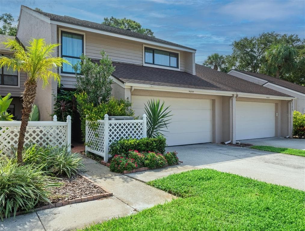 4205 HARTWOOD LANE TAMPA, FL 33618