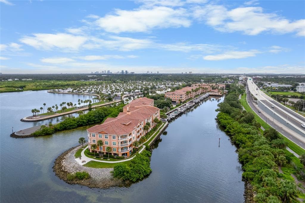 5000 CULBREATH KEY WAY UNIT 1-118 TAMPA, FL 33611