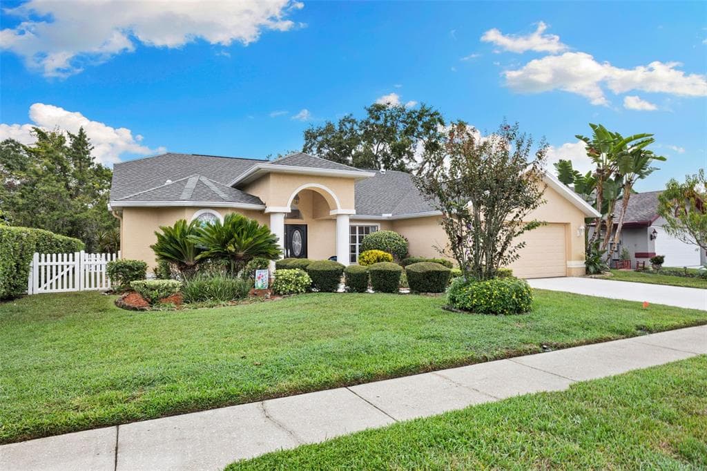 3853 SUNRISE LANE TARPON SPRINGS, FL 34688