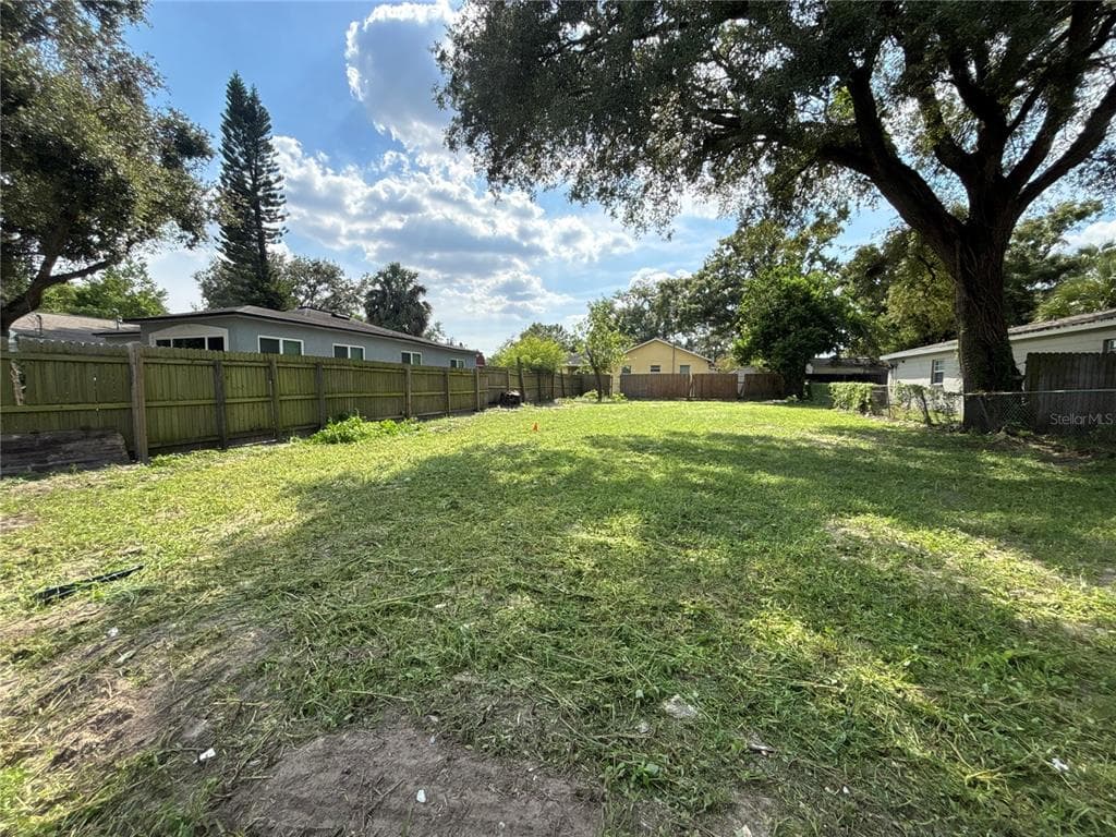 8418 N ELMER STREET TAMPA, FL 33604
