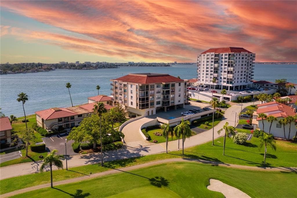 6279 SUN BOULEVARD UNIT 602 ST PETERSBURG, FL 33715