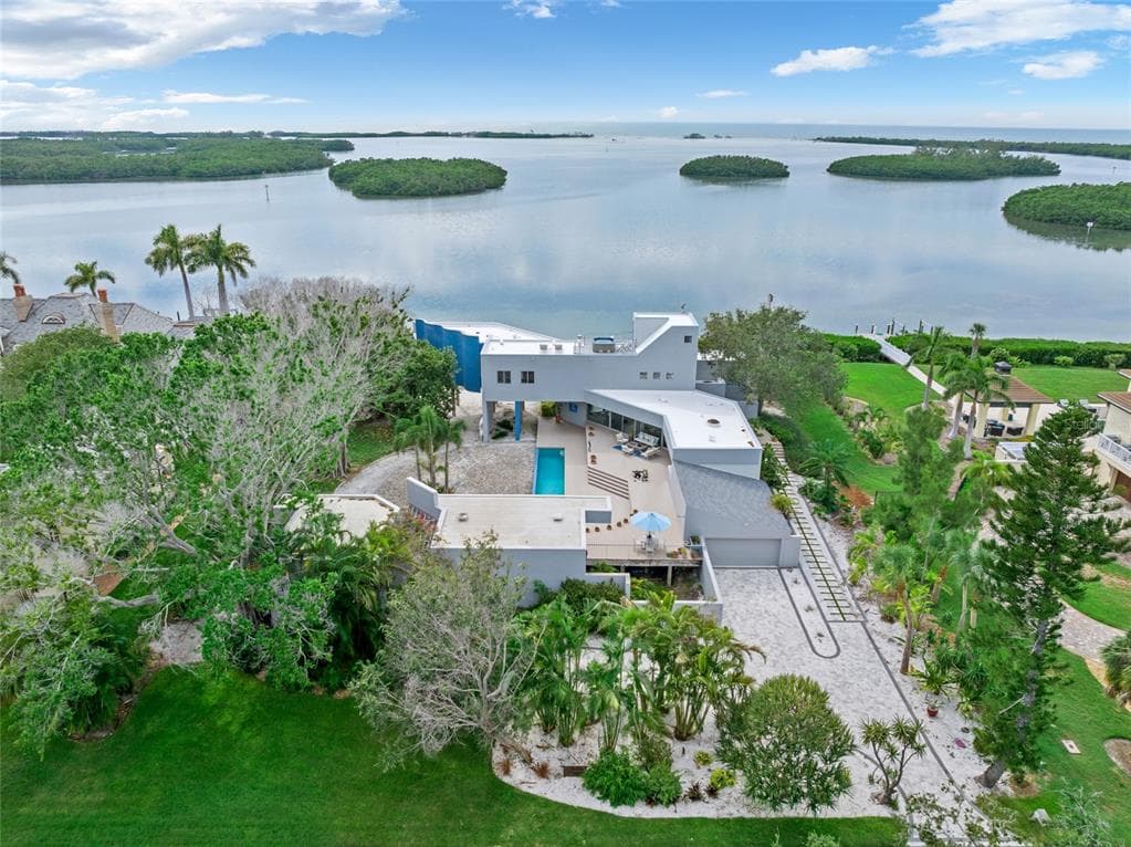 1761 OCEANVIEW DRIVE ST PETERSBURG, FL 33715