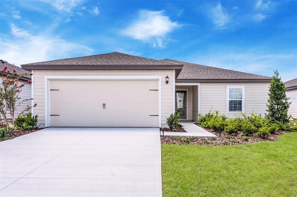 40 PRESIDENTIAL LANE PALM COAST, FL 32164