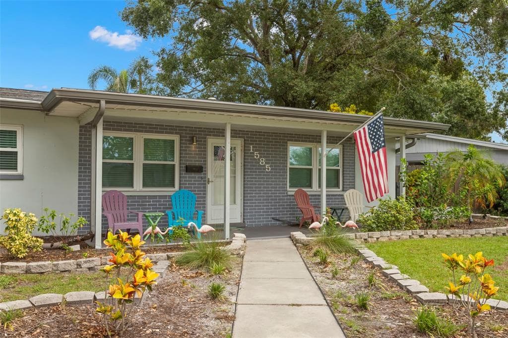 1585 78TH AVENUE N ST PETERSBURG, FL 33702