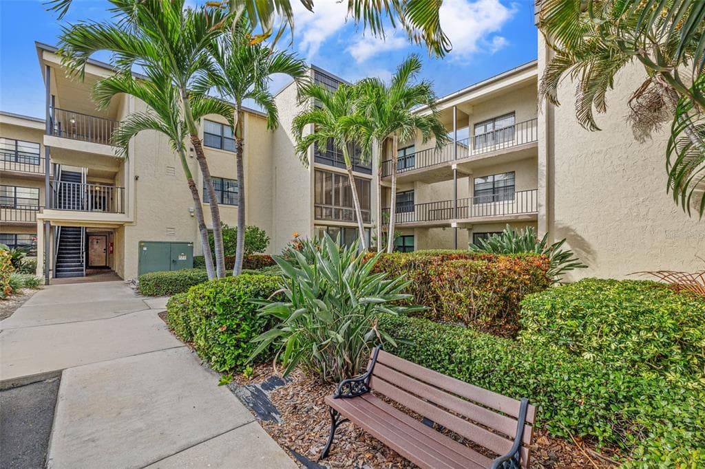14130 ROSEMARY LANE UNIT 1207 LARGO, FL 33774