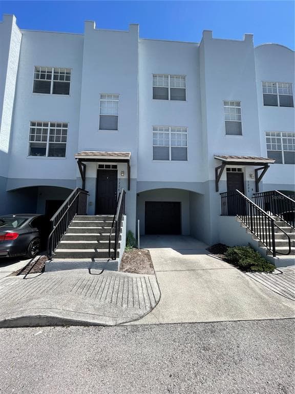 5224 OLMSTEAD BAY PLACE TAMPA, FL 33611