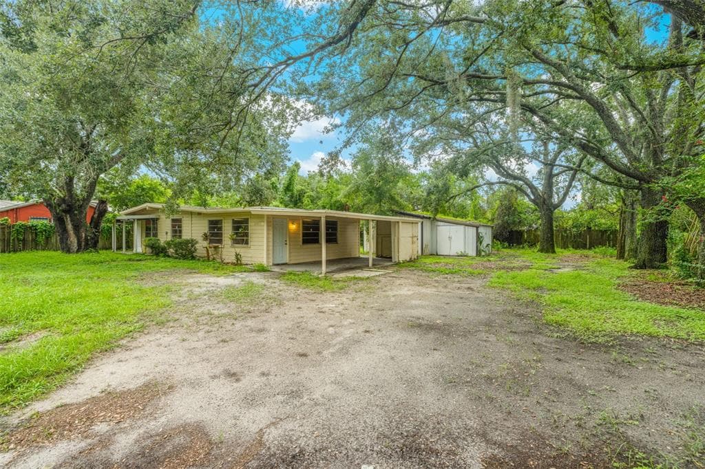 8307 N OGONTZ AVENUE TAMPA, FL 33604