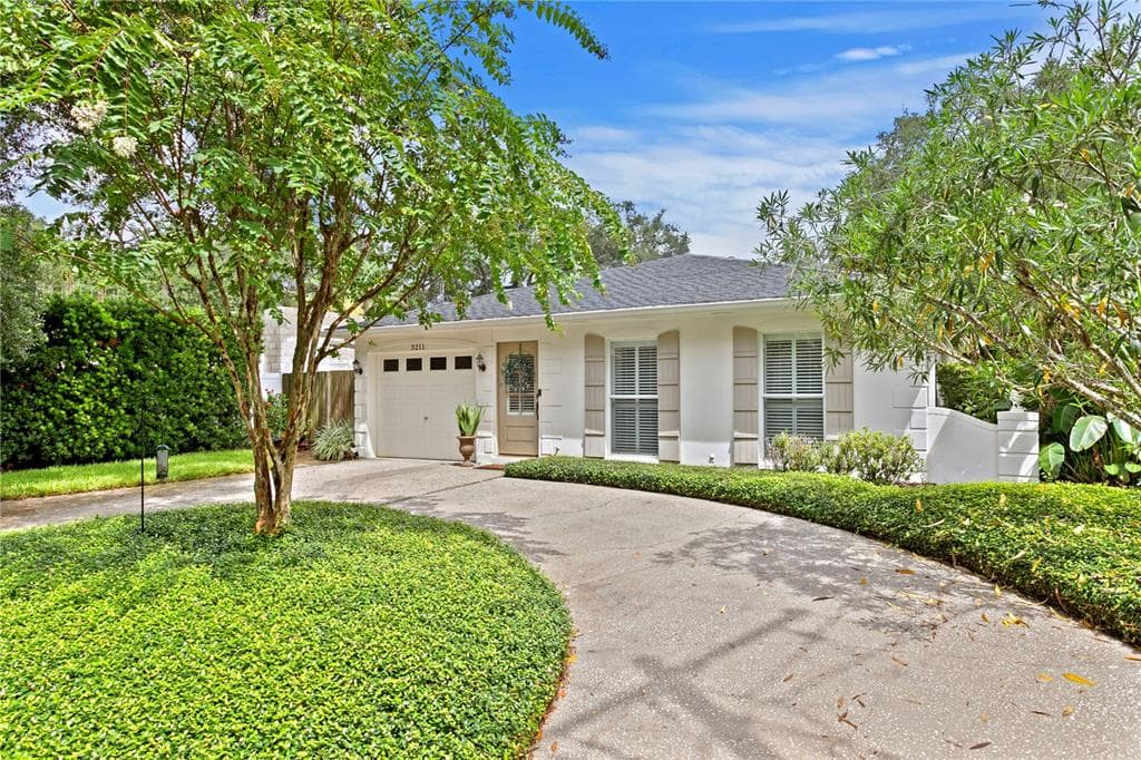 3211 W CHAPIN AVENUE TAMPA, FL 33611