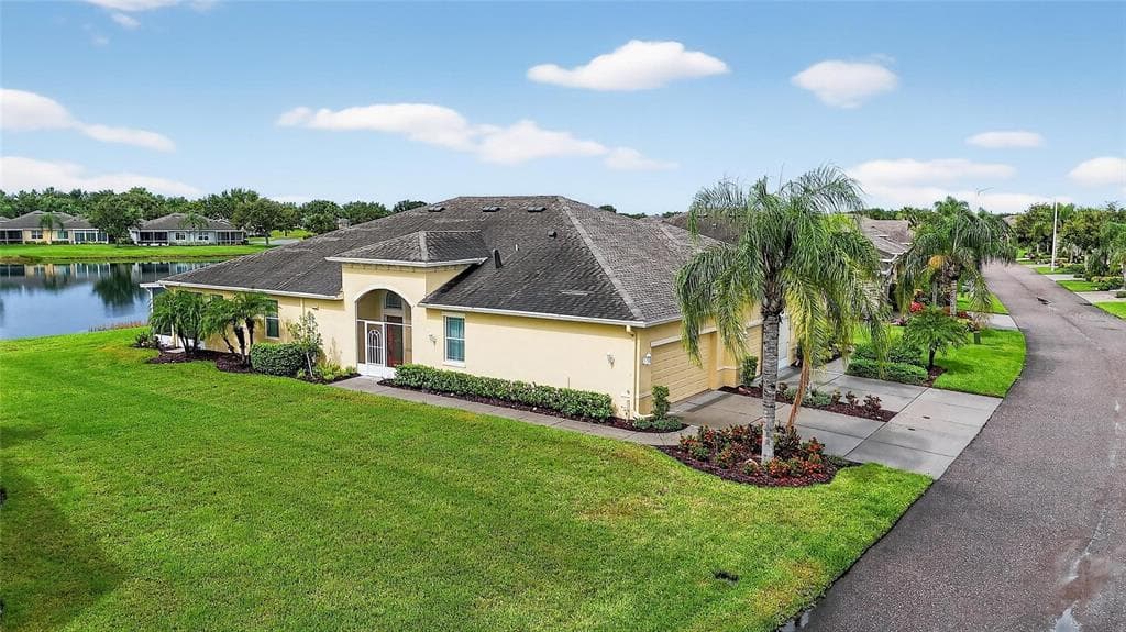 2226 NOTTINGHAM GREENS DRIVE SUN CITY CENTER, FL 33573