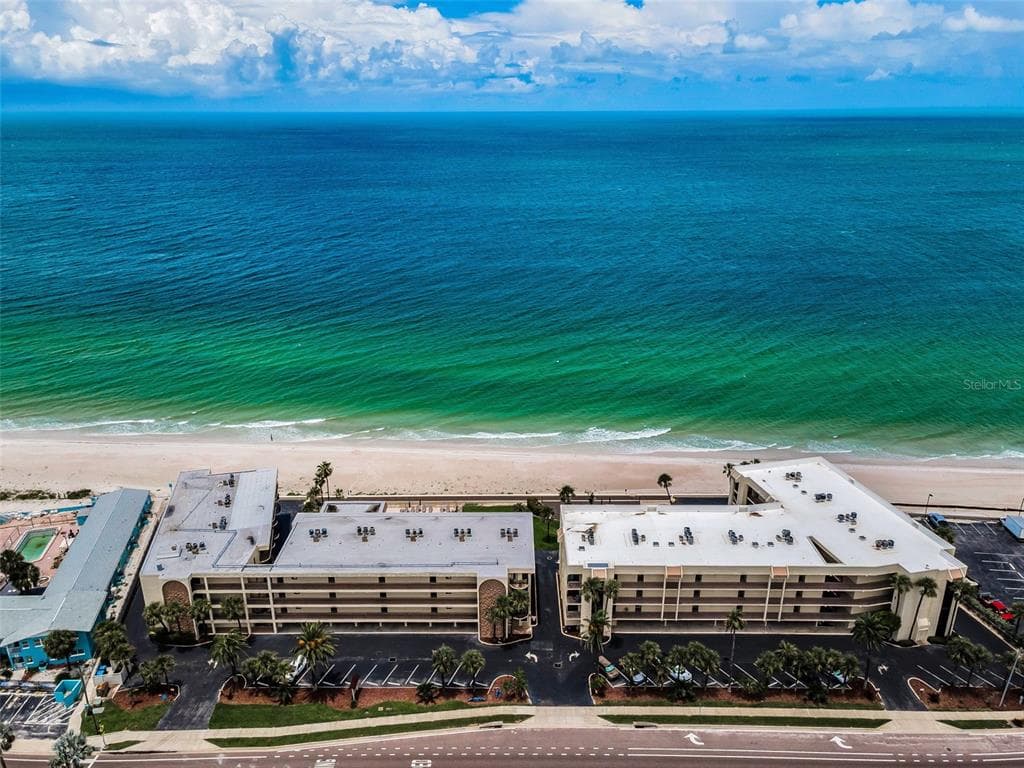 3500 GULF BOULEVARD UNIT 204 BELLEAIR BEACH, FL 33786