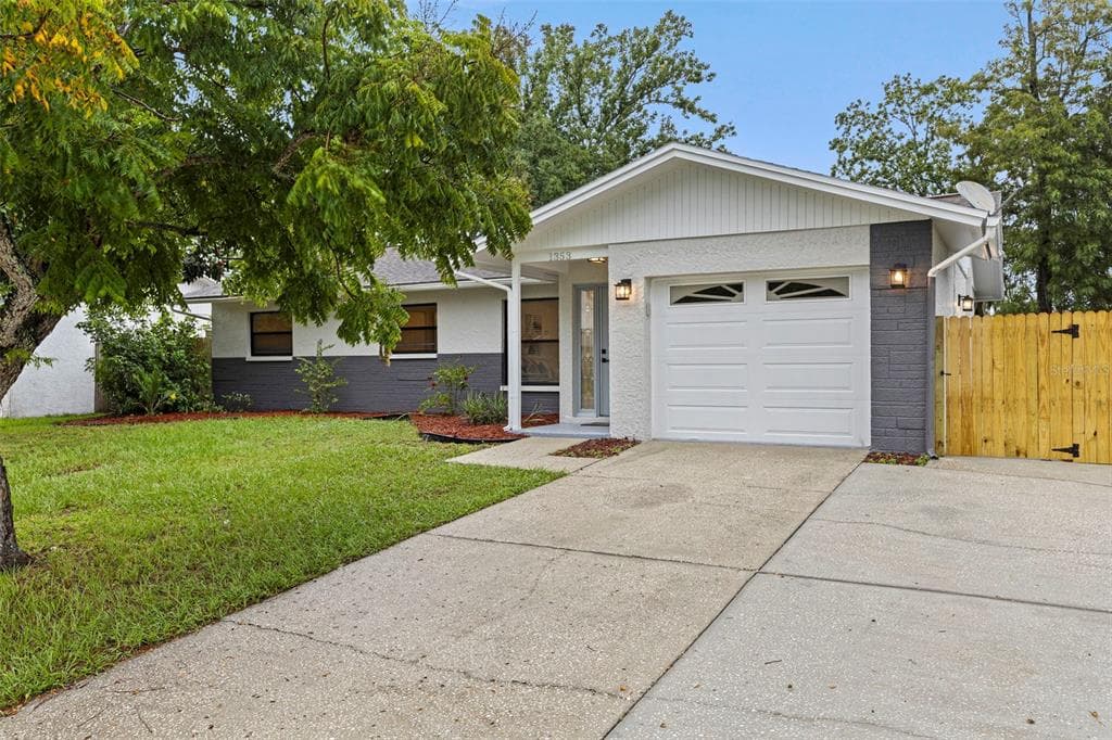 1353 WILDWOOD COURT DUNEDIN, FL 34698