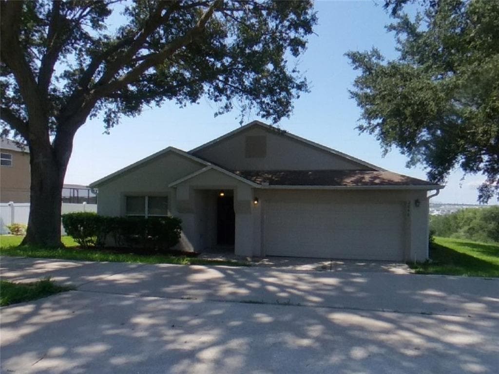 2046 KNOLLCREST DRIVE CLERMONT, FL 34711