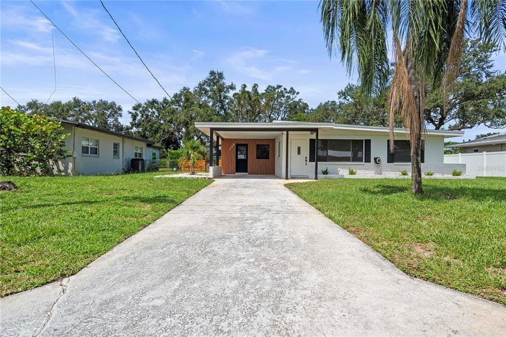 258 TEMPLE LANE BELLEAIR BLUFFS, FL 33770