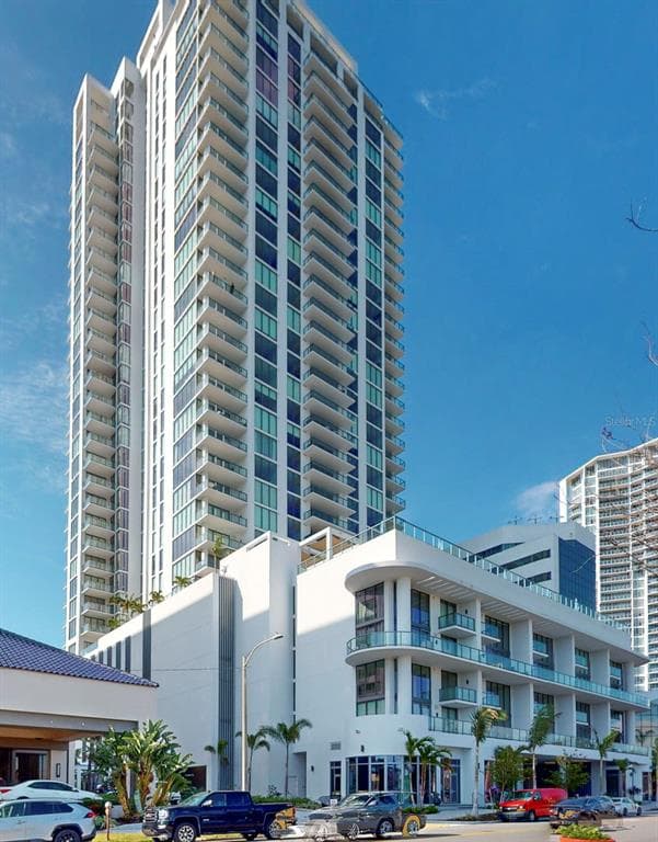 301 1ST STREET S UNIT 806 ST PETERSBURG, FL 33701
