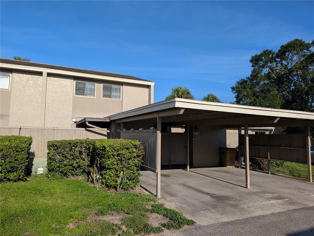 8710 PLUM LANE TEMPLE TERRACE, FL 33637
