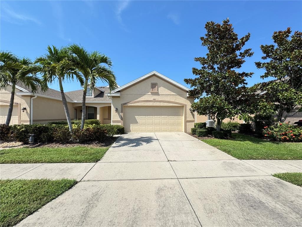 2215 PARROT FISH DRIVE HOLIDAY, FL 34691