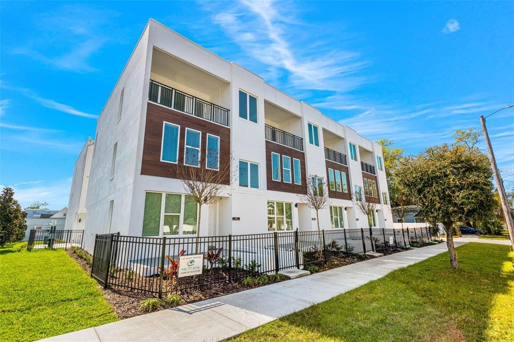 121 E WARREN AVENUE UNIT 3 TAMPA, FL 33602