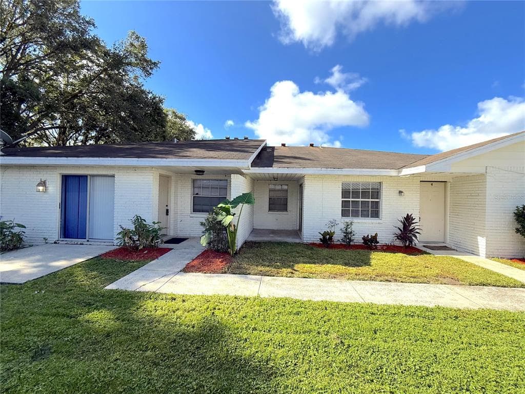 3249 BLOOMINGDALE VILLAS COURT BRANDON, FL 33511