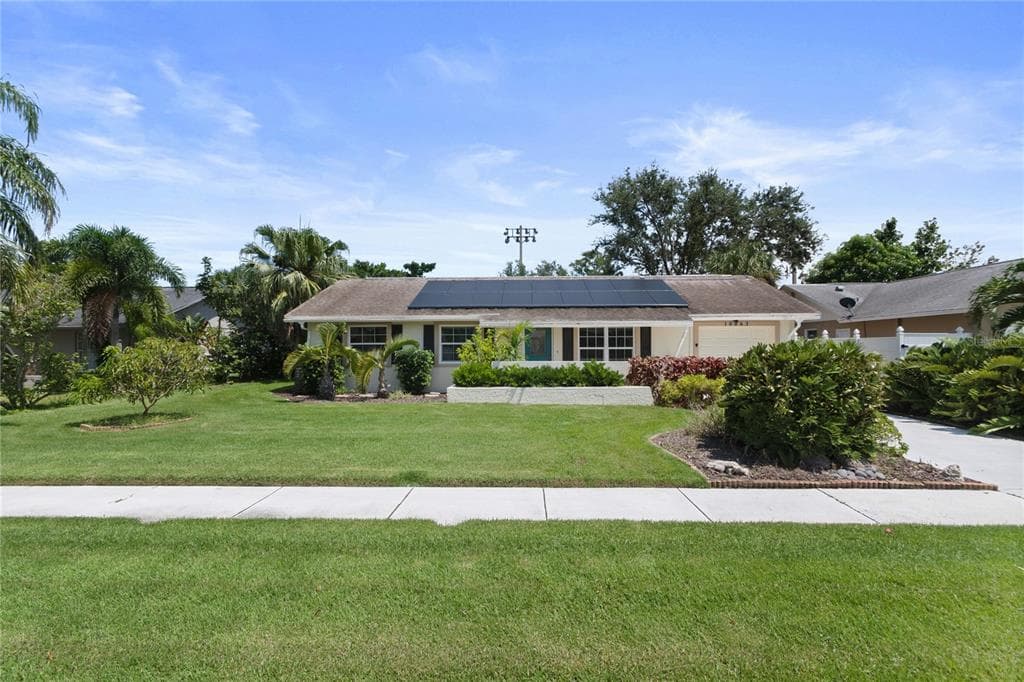 10063 82ND STREET SEMINOLE, FL 33777