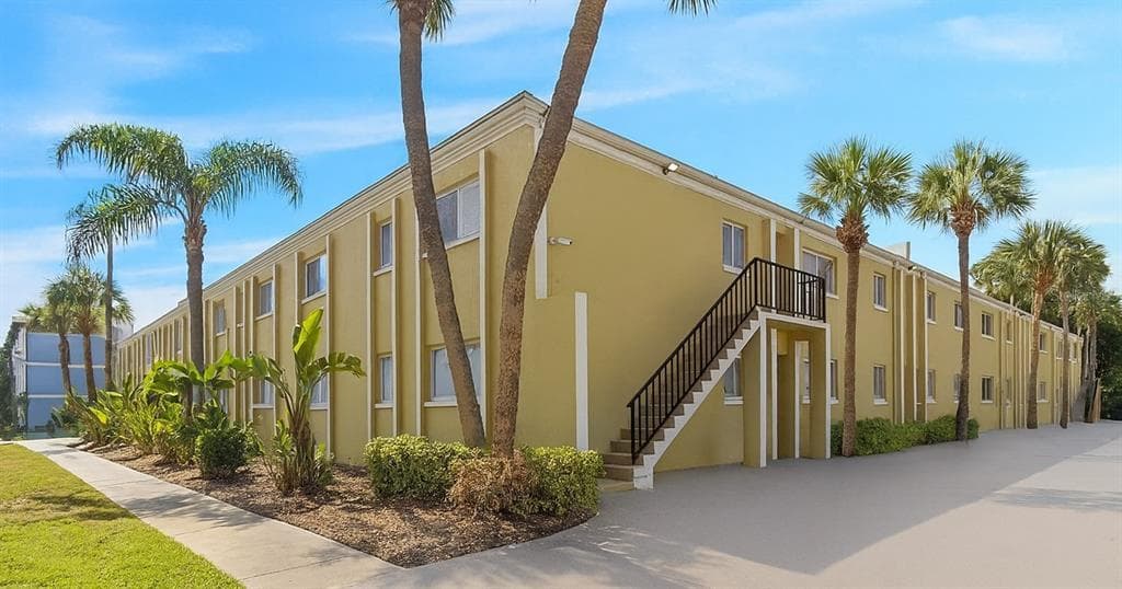 3206 W AZEELE STREET UNIT 219 TAMPA, FL 33609