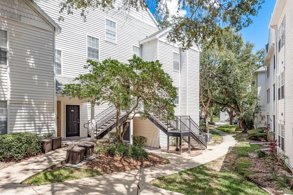 3266 HAVILAND COURT UNIT 203 PALM HARBOR, FL 34684