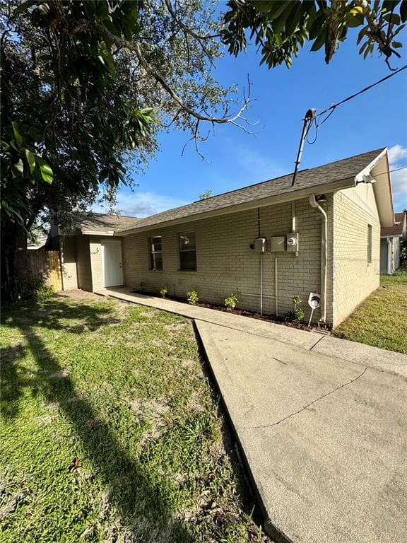 10419 N HARTTS DRIVE TAMPA, FL 33617