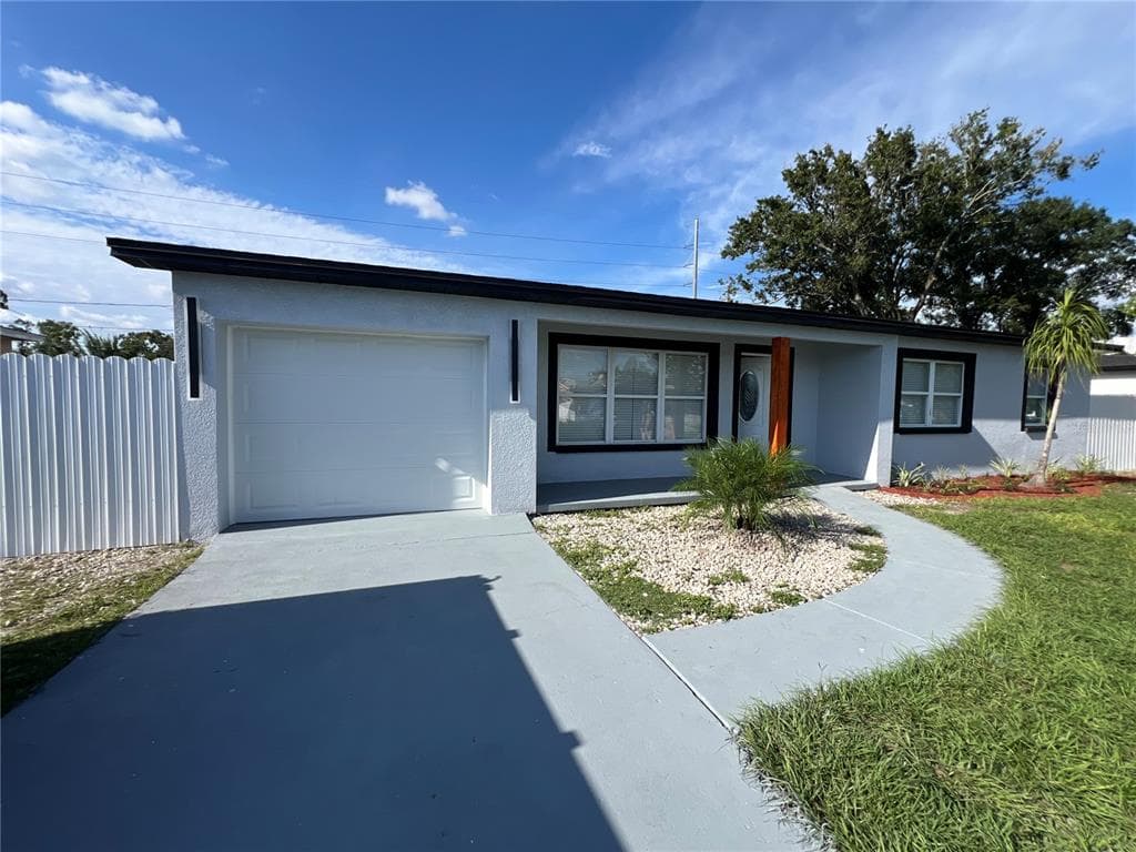2811 AUBURN AVENUE W TAMPA, FL 33614