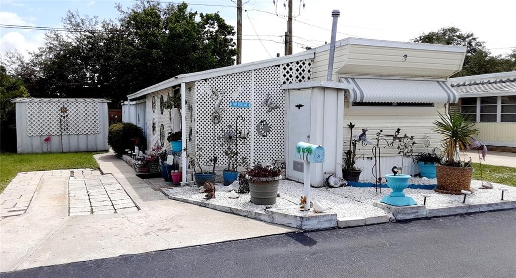 7801 34TH AVENUE N UNIT 3 ST PETERSBURG, FL 33710