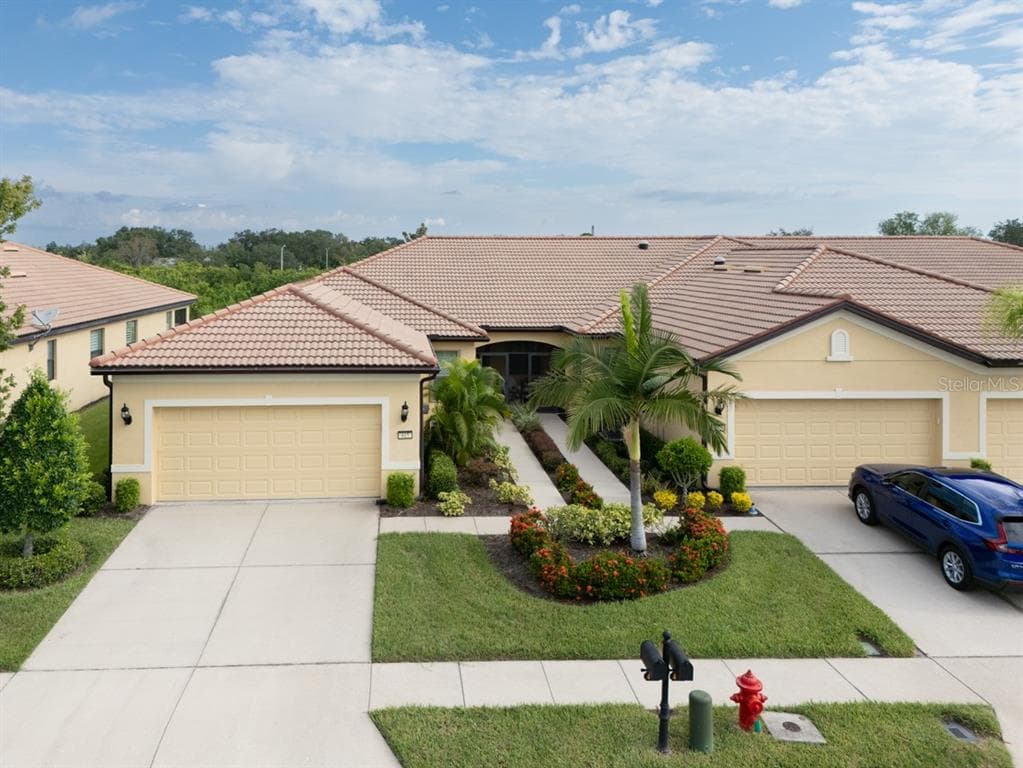 415 BRANDYWINE FALLS COURT APOLLO BEACH, FL 33572