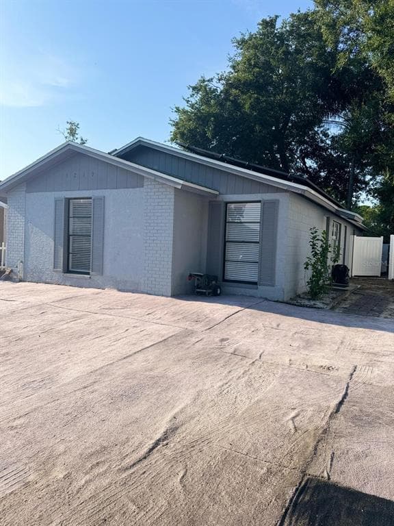 9219 SPY GLASS COURT TAMPA, FL 33615