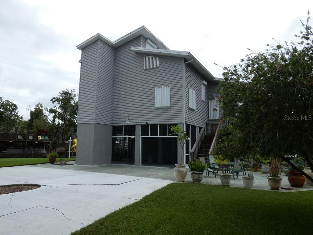 5260 TUNA LANE WEEKI WACHEE, FL 34607