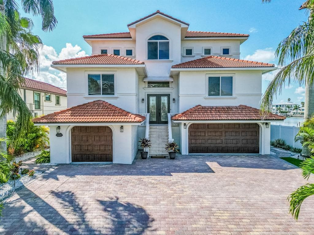 16327 REDINGTON DRIVE REDINGTON BEACH, FL 33708