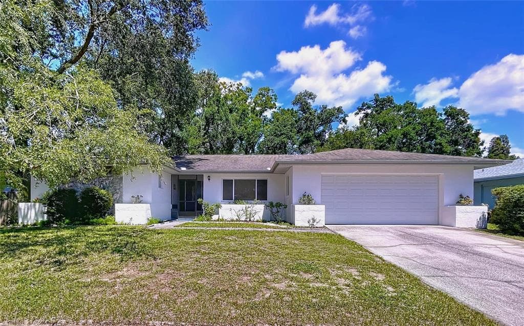 422 MAHOGANY DRIVE